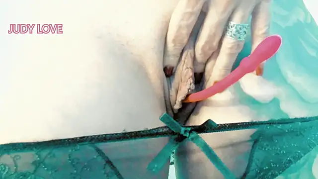 Snapshot of Sweet_Apple01 chatting on February 12, 7:56 pm Sweet Apple01 online show from February 12, 7:56 pm