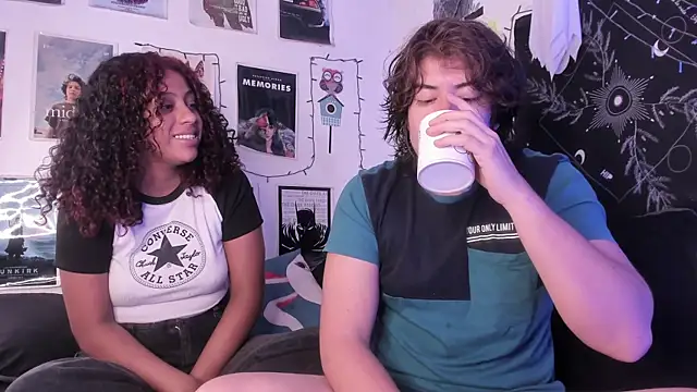 hothoneychile online show from September 9, 2:05 pm