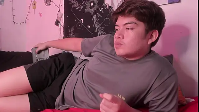 hothoneychile online show from November 3, 3:19 am