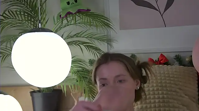 AshleyDouglas online show from December 16, 1:43 pm