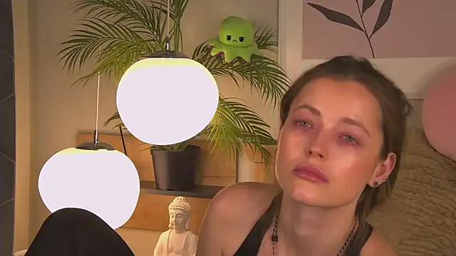 AshleyDouglas online show from January 28, 9:30 am