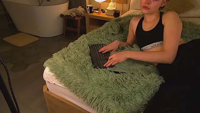 AshleyDouglas online show from February 25, 5:41 am