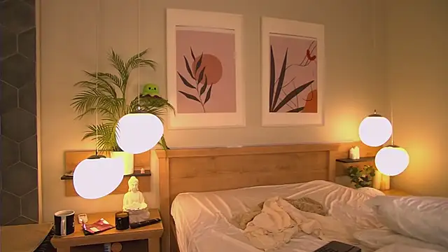 AshleyDouglas online show from March 7, 5:51 am