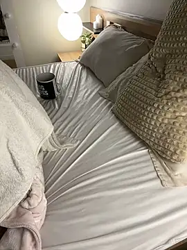 AshleyDouglas online show from March 8, 7:05 am