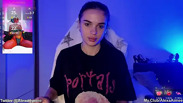 AlexaAimee online show from November 9, 9:40 am