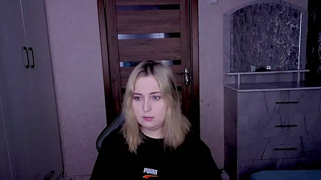 Kristy-Max online show from February 22, 10:52 pm