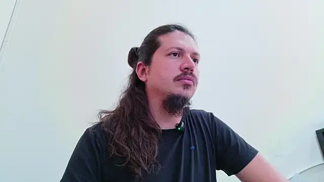 webothtwo online show from December 1, 6:46 pm