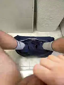 Snapshot of user_662 chatting on February 26, 8:04 am user 662 online show from February 26, 8:04 am