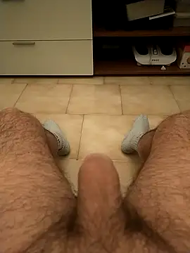 Snapshot of user_662 chatting on March 18, 6:15 pm user 662 online show from March 18, 6:15 pm