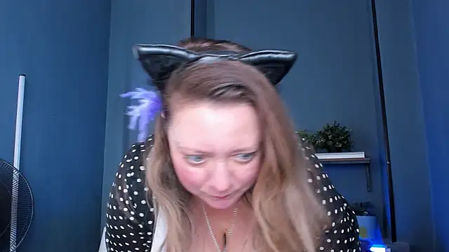 Snapshot of JesiaFoxi chatting on February 13, 3:24 pm JesiaFoxi online show from February 13, 3:24 pm