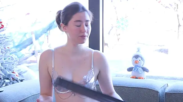 GentleSparkMay online show from January 11, 9:26 am