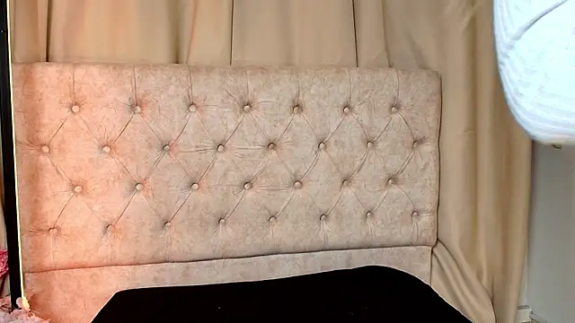 ashleyvalirya online show from March 15, 3:40 am