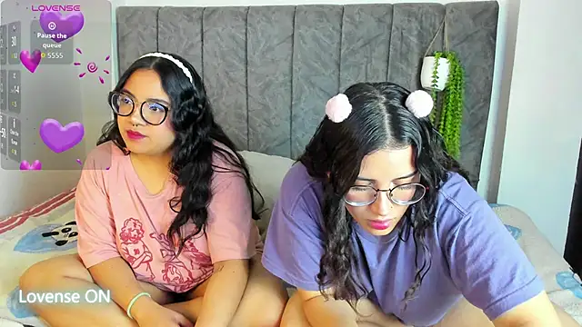 maddie-and-chelsea- online show from March 16, 8:51 am