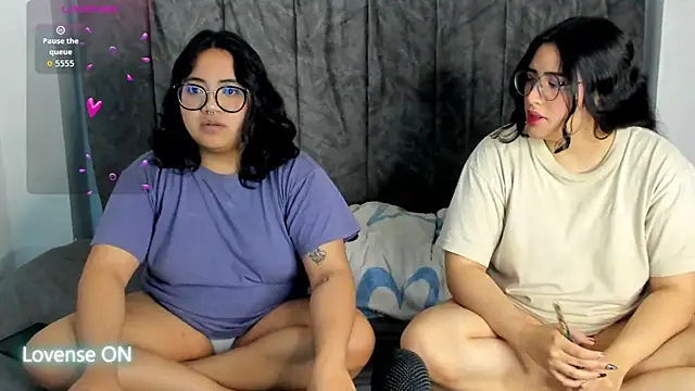 Snapshot of maddie-and-chelsea- chatting on July 29, 5:00 pm maddie-and-chelsea- online show from July 29, 5:00 pm