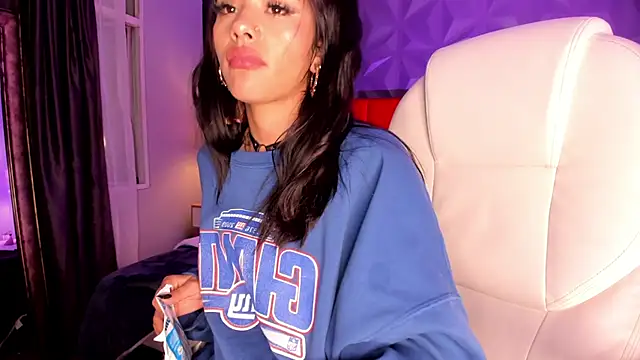 Giovanna oliveira online show from March 2, 6:37 am