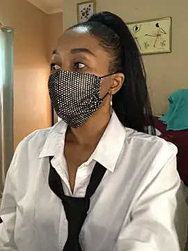 Snapshot of niccki3 chatting on February 9, 5:40 am niccki3 online show from February 9, 5:40 am