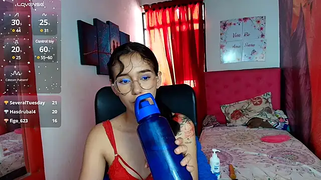 miley blue  online show from February 7, 7:27 pm