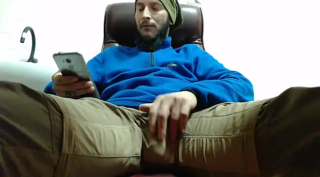 hardbigcock16 online show from December 18, 3:11 pm