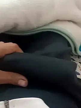 zazaza12ratyuijgg online show from January 12, 2:33 pm