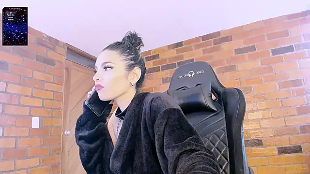 paulinabarnett- online show from December 28, 8:58 pm