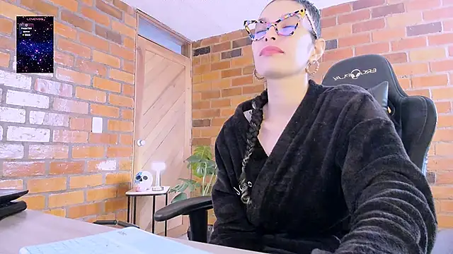 paulinabarnett- online show from January 12, 3:57 pm