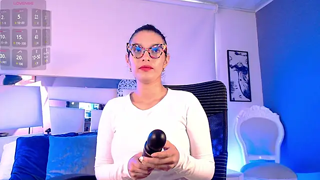 paulinabarnett- online show from March 3, 12:05 pm