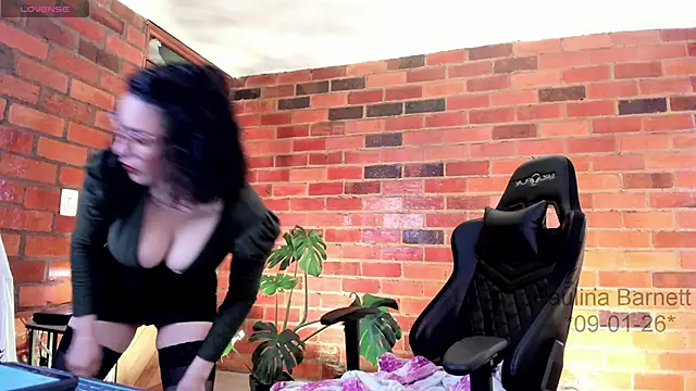 paulinabarnett- online show from January 10, 5:37 pm