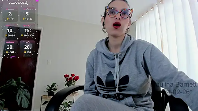 paulinabarnett- online show from February 24, 2:37 pm