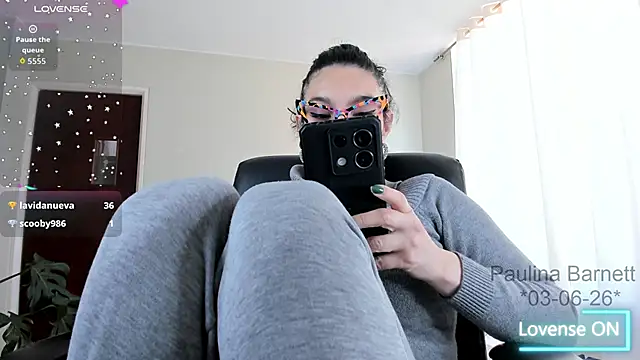 paulinabarnett- online show from June 3, 2:33 pm