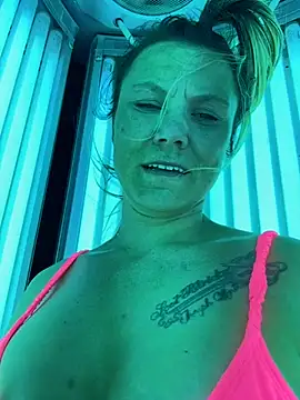 Snapshot of hotNReady6969 chatting on March 1, 6:43 pm hotNReady6969 online show from March 1, 6:43 pm