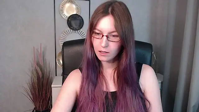 emmaxDelight online show from December 14, 5:36 pm