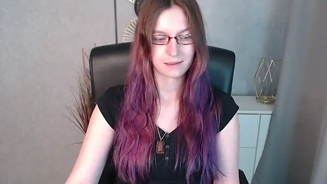 emmaxDelight online show from January 13, 10:14 am