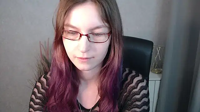 emmaxDelight online show from January 15, 9:35 am