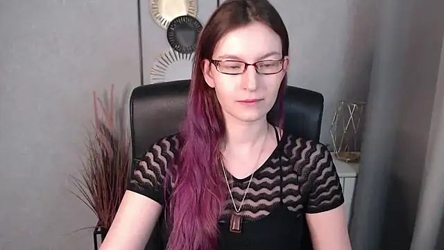 emmaxDelight online show from January 16, 6:35 am