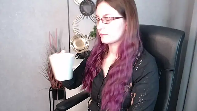 emmaxDelight online show from January 31, 6:35 am