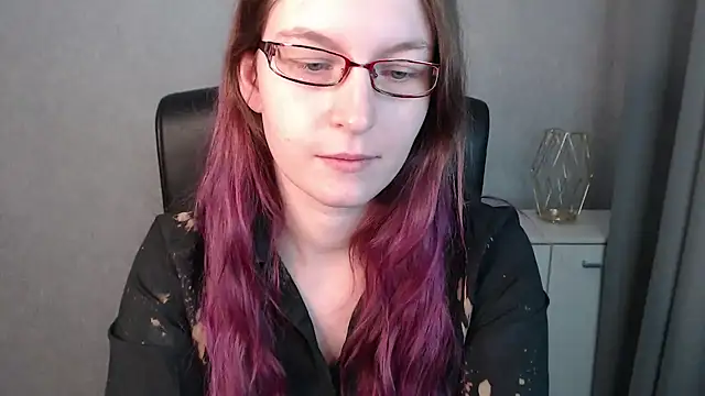 emmaxDelight online show from January 31, 10:10 am