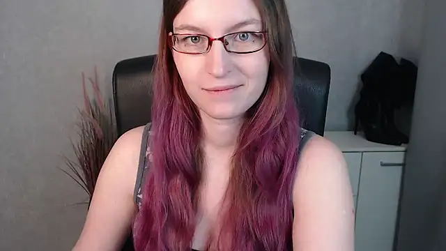 emmaxDelight online show from February 12, 10:14 am