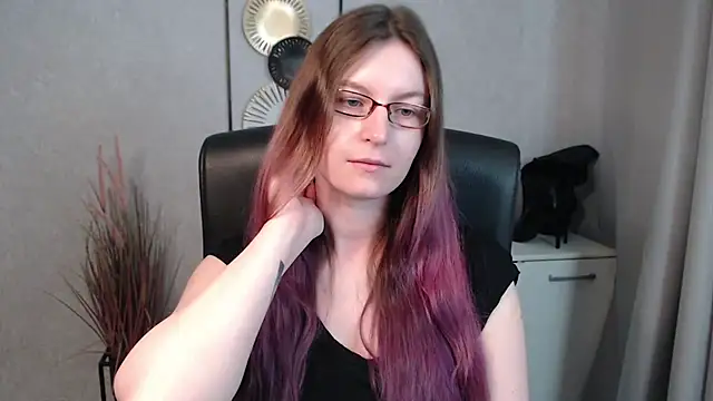 emmaxDelight online show from March 5, 10:33 am