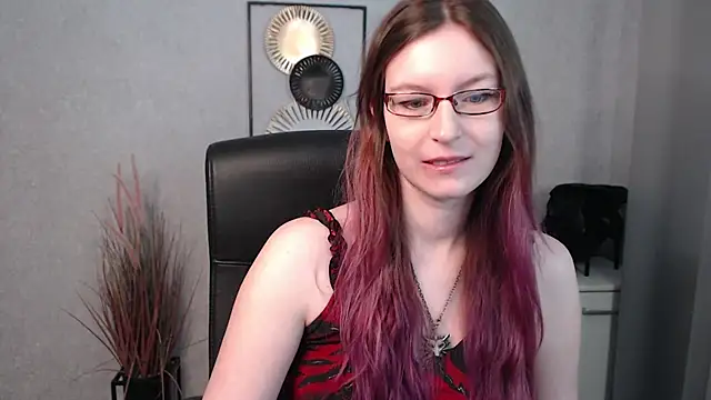 emmaxDelight online show from March 20, 6:41 am