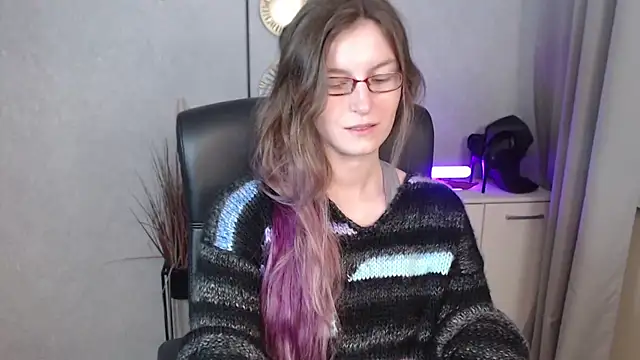 emmaxDelight online show from September 22, 5:31 am