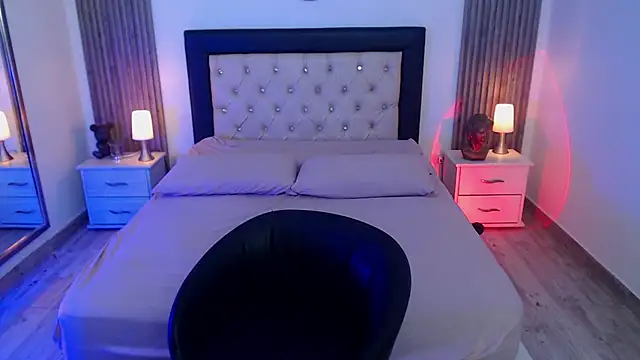 zoe jones13 online show from September 26, 3:21 am