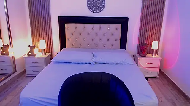 zoe jones13 online show from October 15, 3:39 am