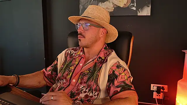 AngeloEric online show from September 20, 10:16 am