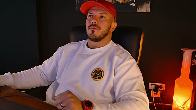 AngeloEric online show from October 2, 12:01 pm