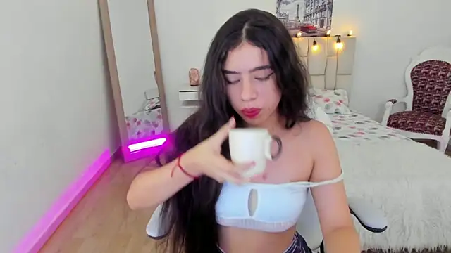 zoe turnner 18 online show from January 13, 11:19 am