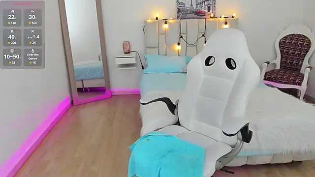 zoe turnner 18 online show from February 12, 11:29 am