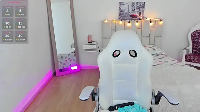 zoe turnner 18 online show from March 6, 11:25 am