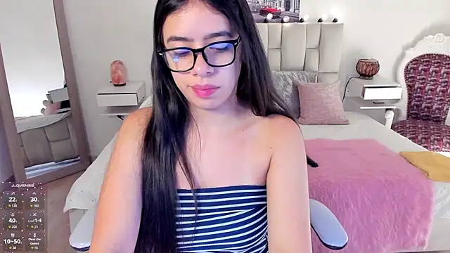 zoe turnner 18 online show from September 12, 11:54 am