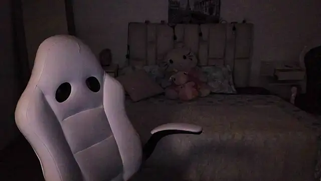 zoe turnner 18 online show from November 16, 12:33 pm