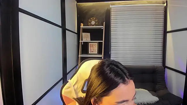 lilithTeen1  online show from December 30, 4:42 am